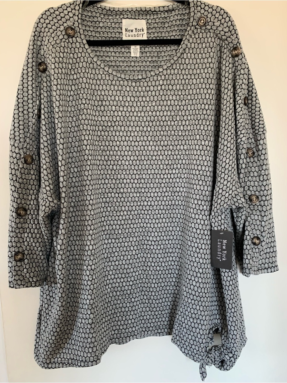 NWT New York Laundry 3/4 Sleeve Top Size 3X Grey Black Tie Side Hem